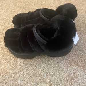 Crocs platform faux fur clogs, brand new